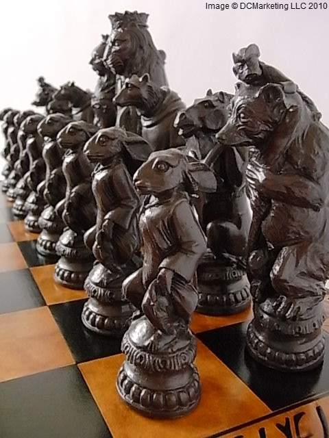 Reynard the Fox Plain Theme Chess Set
